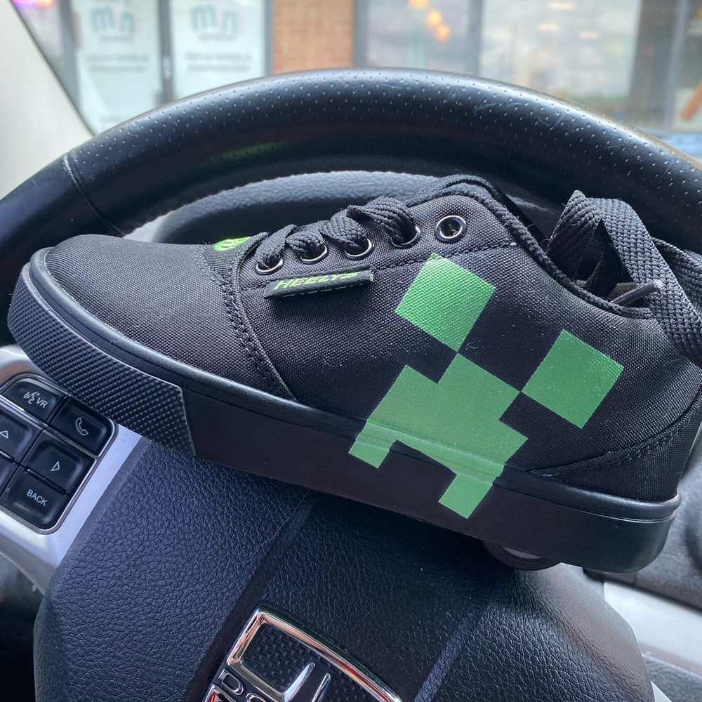 Black and green Minecraft Healeys